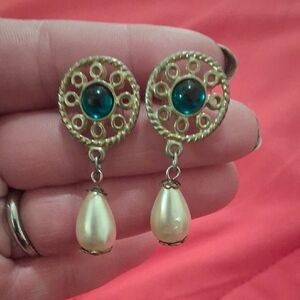 Elegant Vintage Turquoise Pearl Drop Earrings. These R Stunning
